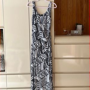 Awesome maxi dress. Medium. Navy n white.